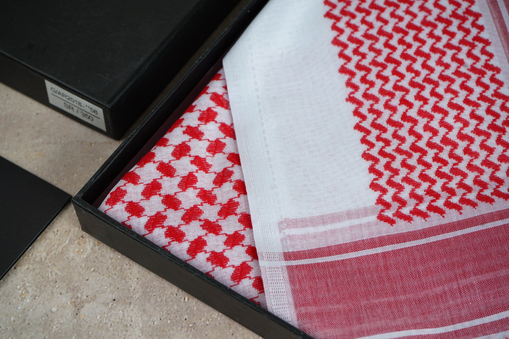 شماغ جورجيو أرماني أحمر