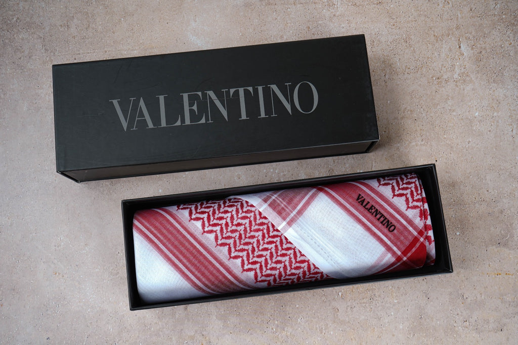 شماغ فلنتينو أحمر