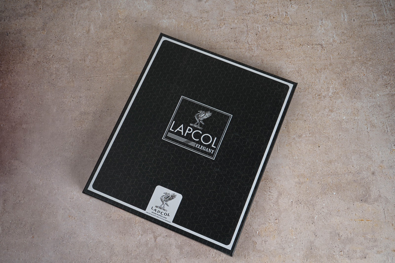 شماغ لابكول أحمر