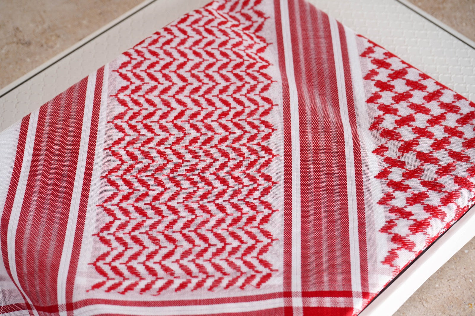 شماغ بنتلي احمر