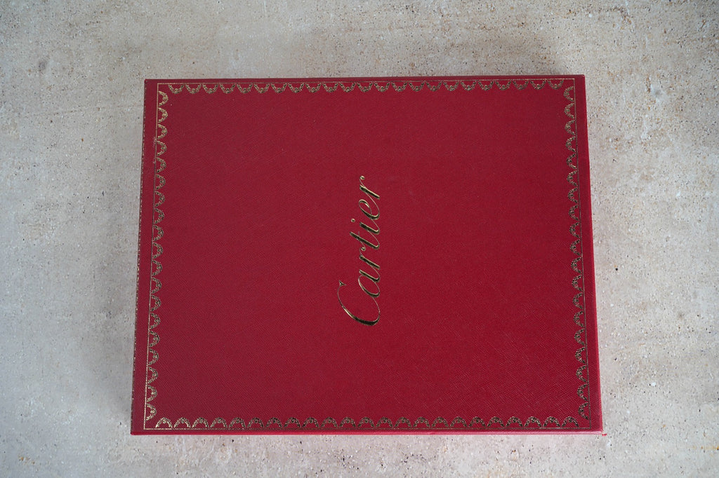 شماغ كارتير أبيض