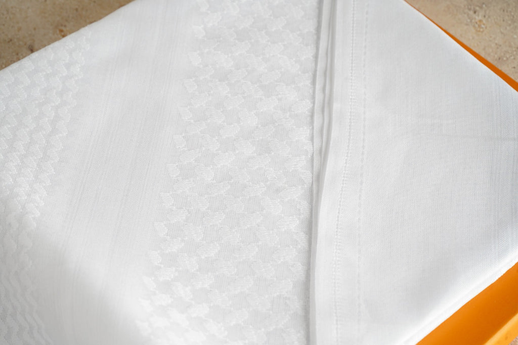 شماغ لويس فيتون أبيض