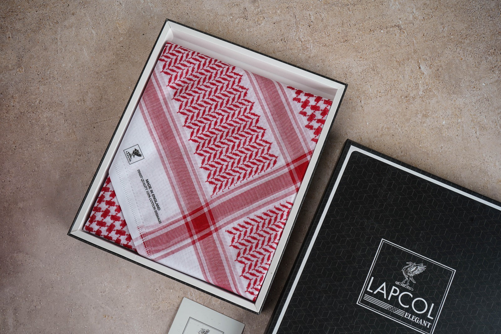 شماغ لابكول أحمر