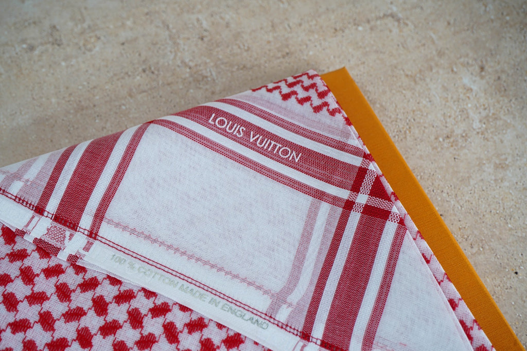 شماغ لويس فيتون أحمر