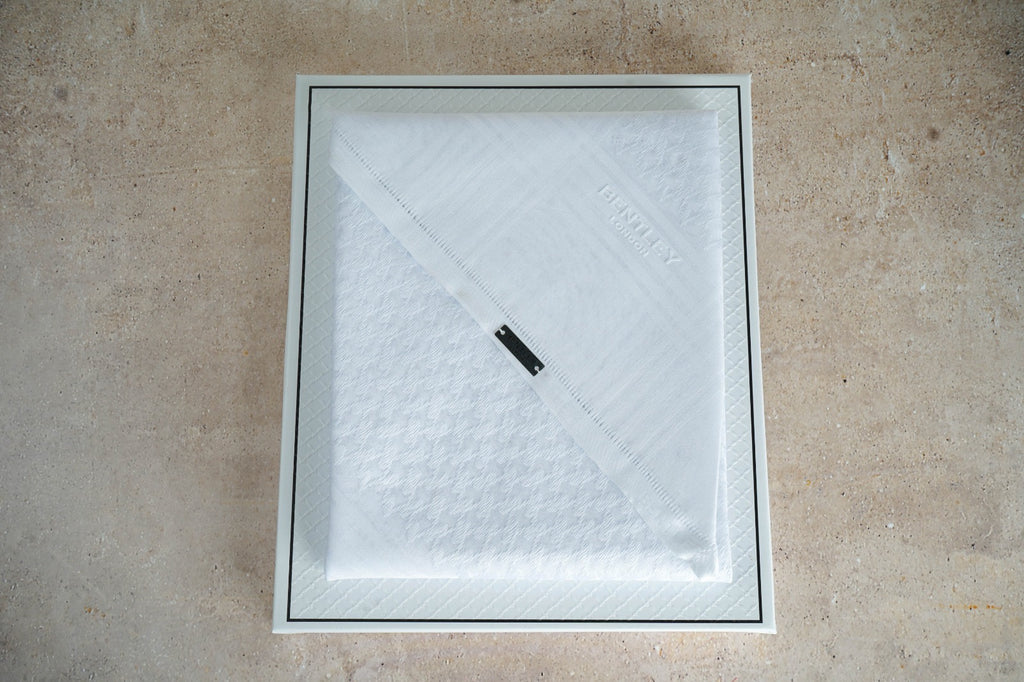 شماغ بنتلي ابيض