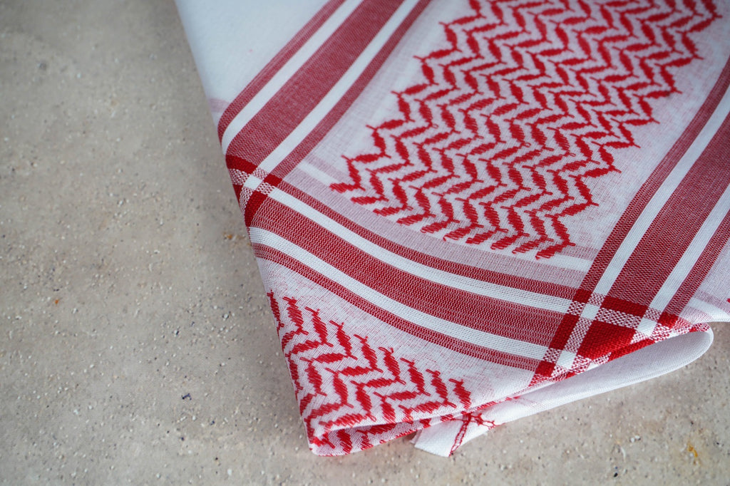 شماغ كارتير أحمر