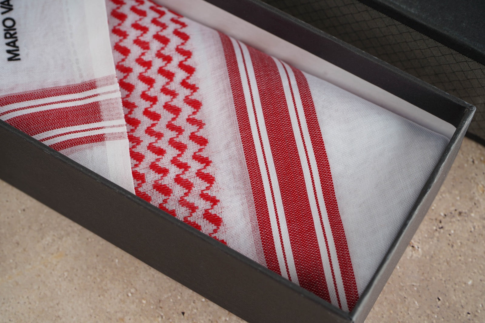 شماغ ماريو فالنتينو أحمر