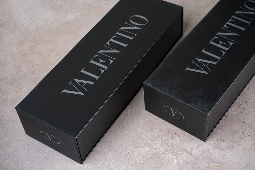 شماغ فلنتينو أحمر