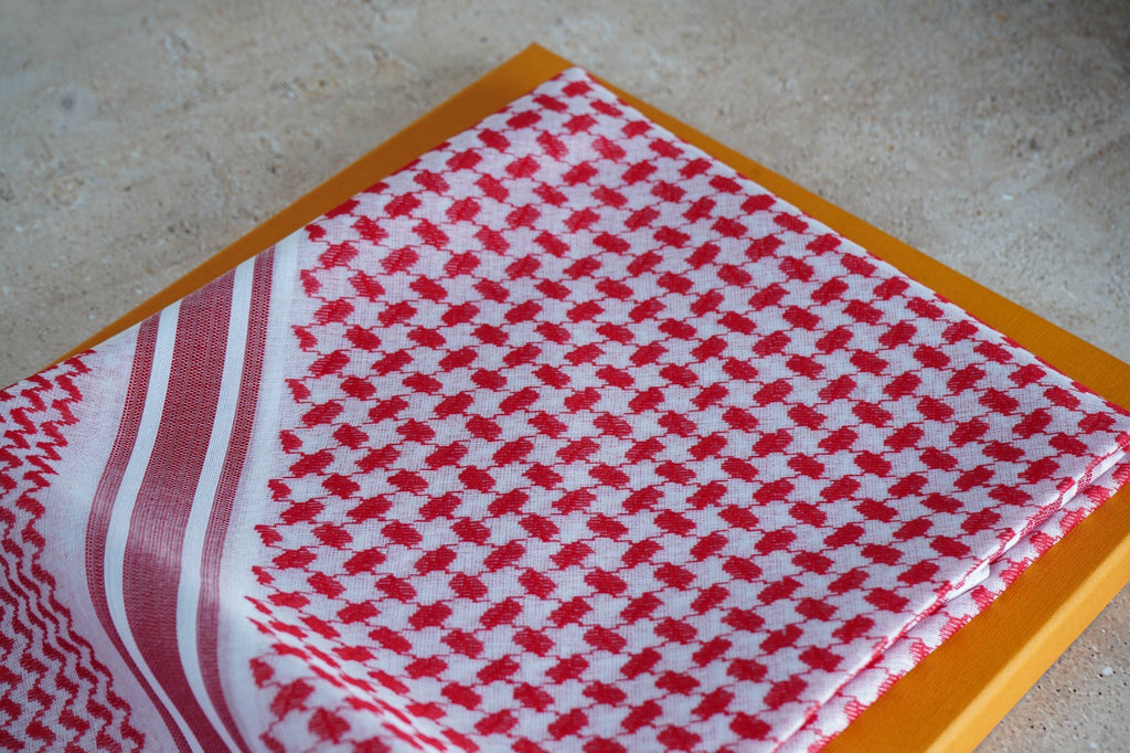 شماغ لويس فيتون أحمر