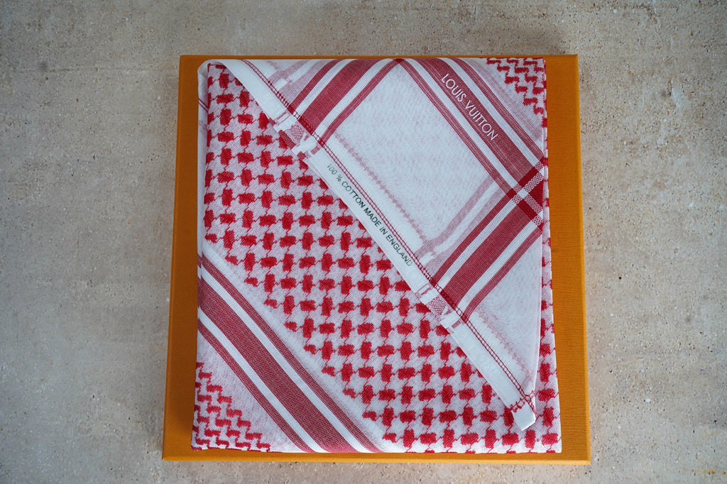 شماغ لويس فيتون أحمر