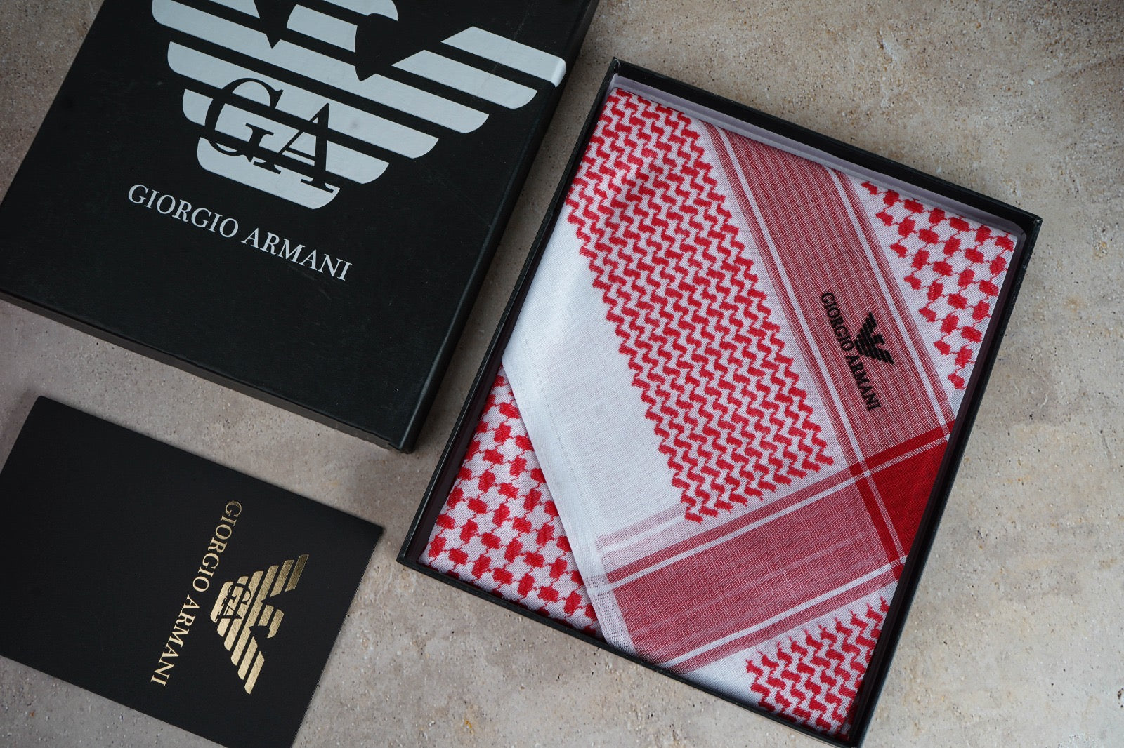 شماغ جورجيو أرماني أحمر